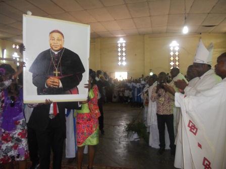 Visite pastorale de Mgr Daniel Nlandu à Christ-Roi (89)