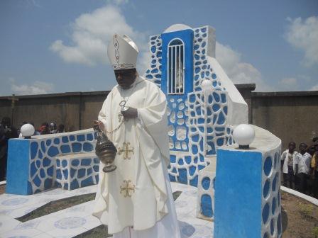Visite pastorale de Mgr Daniel Nlandu à Christ-Roi (99)