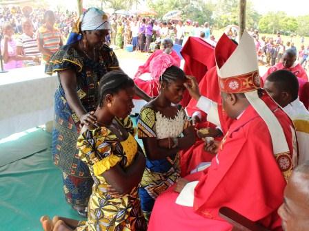 Visite pastorale de Mgr Daniel Nlandu à Miyamba (18)