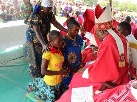 Visite pastorale de Mgr Daniel Nlandu à Miyamba (19)