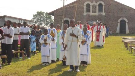 Visite pastorale de Mgr Daniel Nlandu à Miyamba (9)